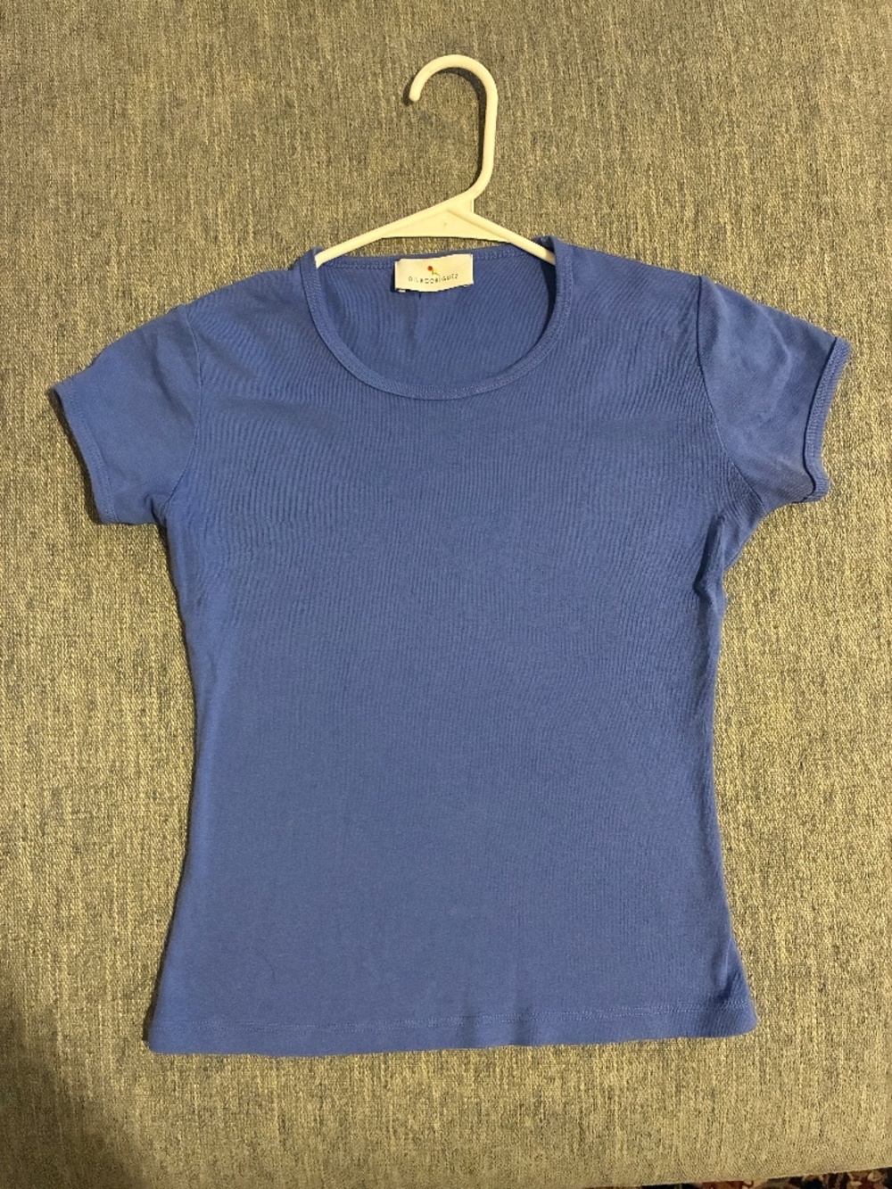 Gil Rodríguez Bellevue tee- violet blue